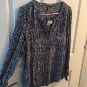 Size M Eddie Bauer long sleeve shirt